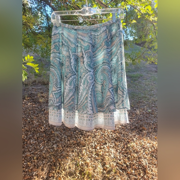 WHBM- Paisley skirt-Size 0 - Picture 5 of 7